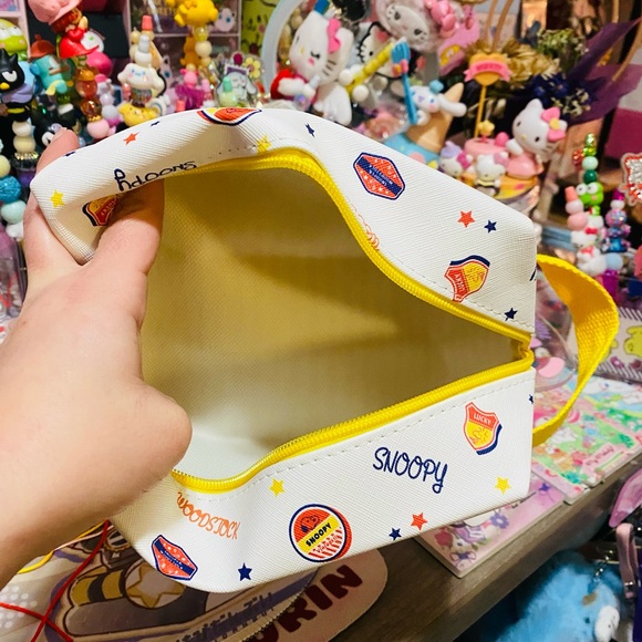 Snoopy makeup pouch - Picture 3 of 3